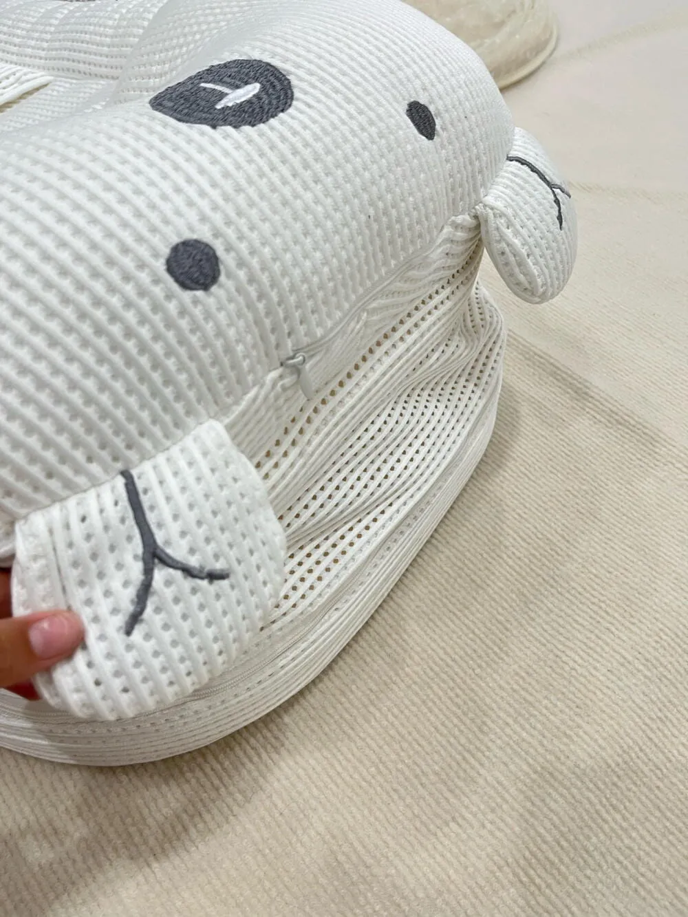 Gối chống trào ngược Chilux gấu trắng (kèm phụ kiện) - Ảnh 7