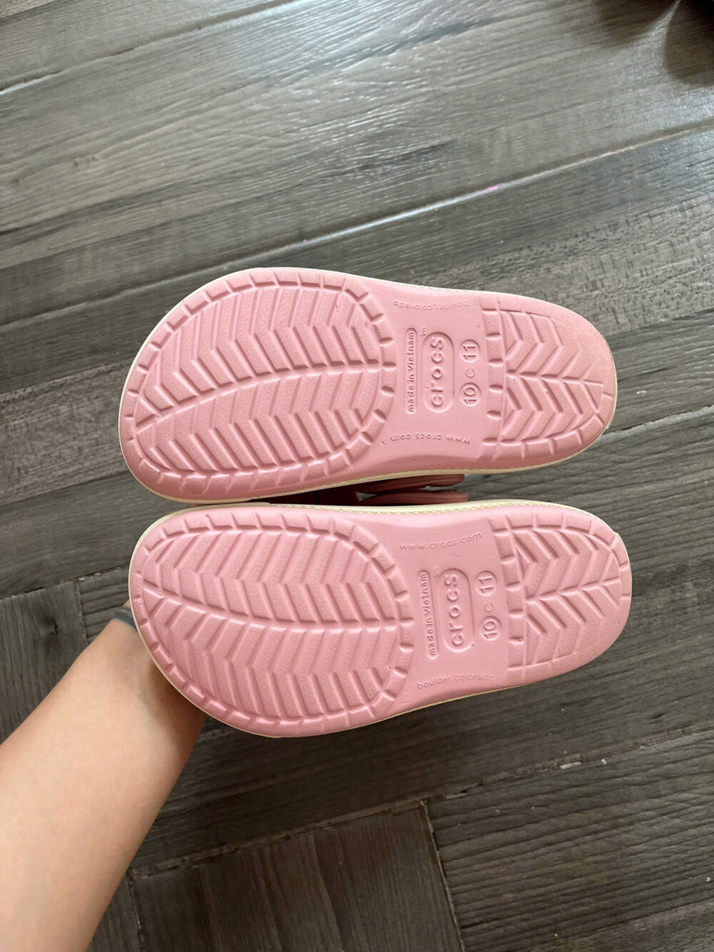 Dép Crocs trẻ em màu hồng C10 (15,8cm-16,6cm) cho bé 3-5 tuổi - Ảnh 3