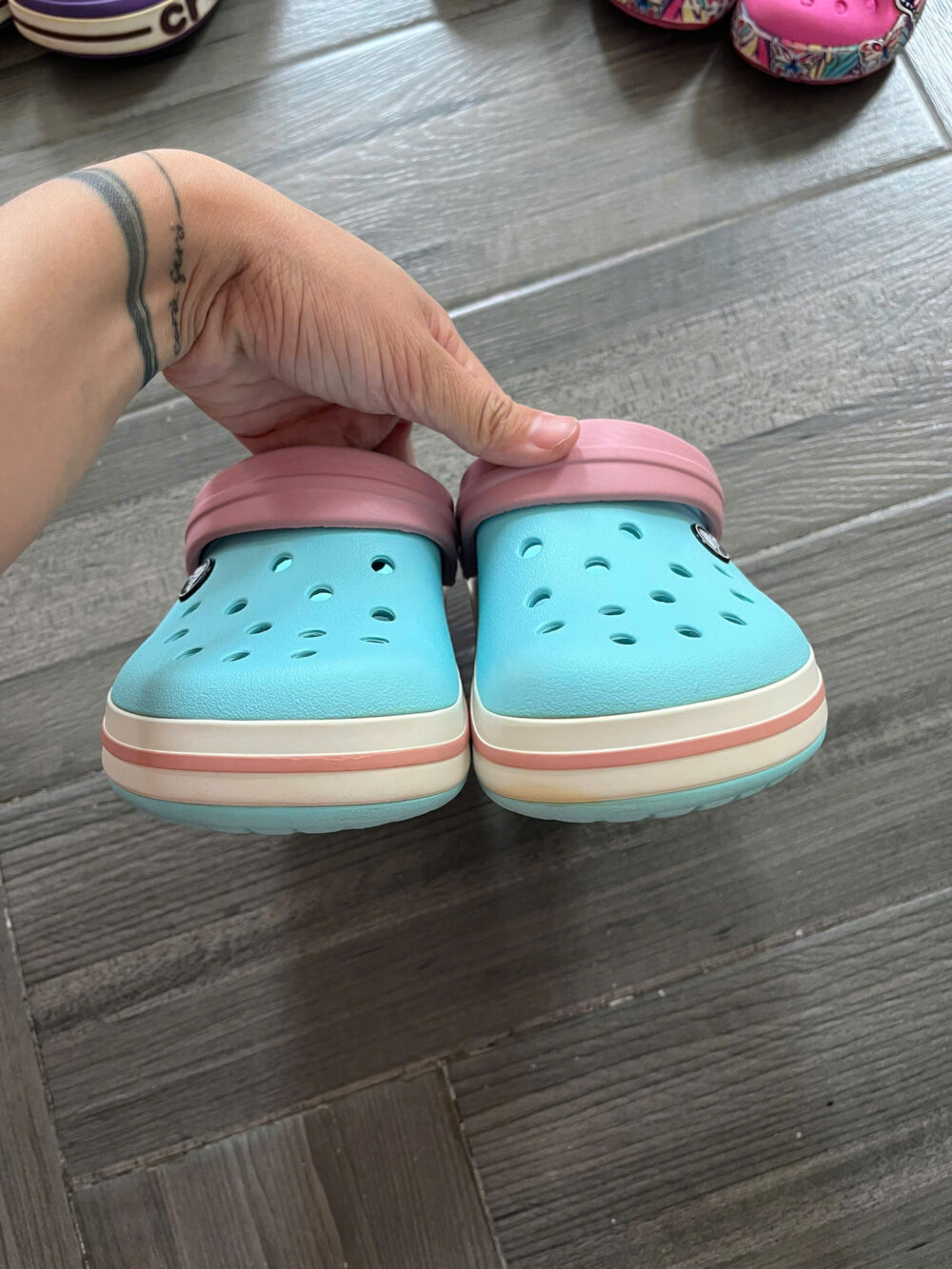 Dép Crocs trẻ em màu xanh C12 (17,5cm-18,3cm) cho bé 5-6 tuổi - Ảnh 4