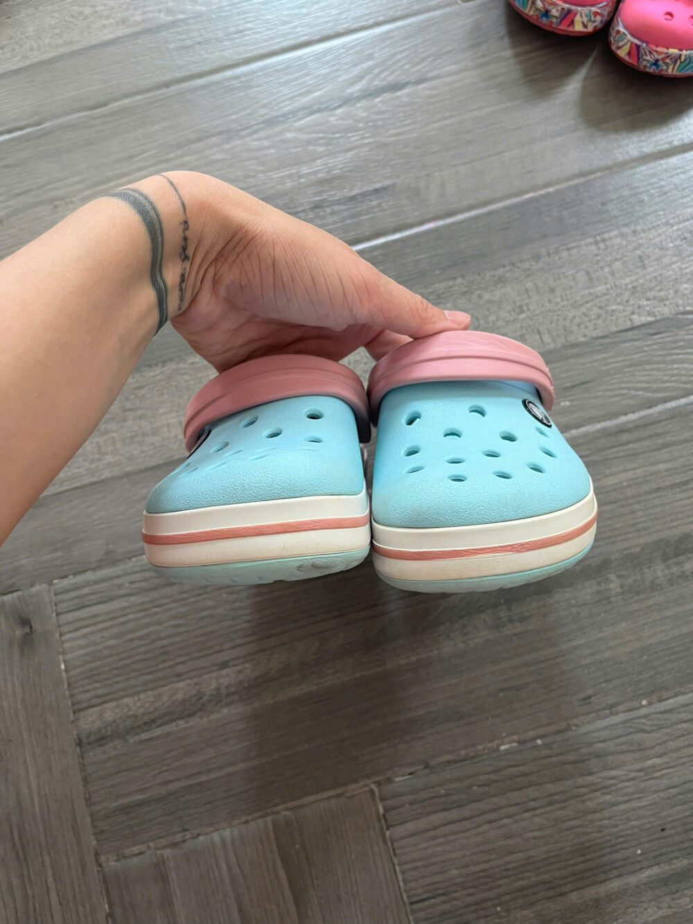 Dép Crocs trẻ em màu xanh C12 (17,5cm-18,3cm) cho bé 5-6 tuổi - Ảnh 6