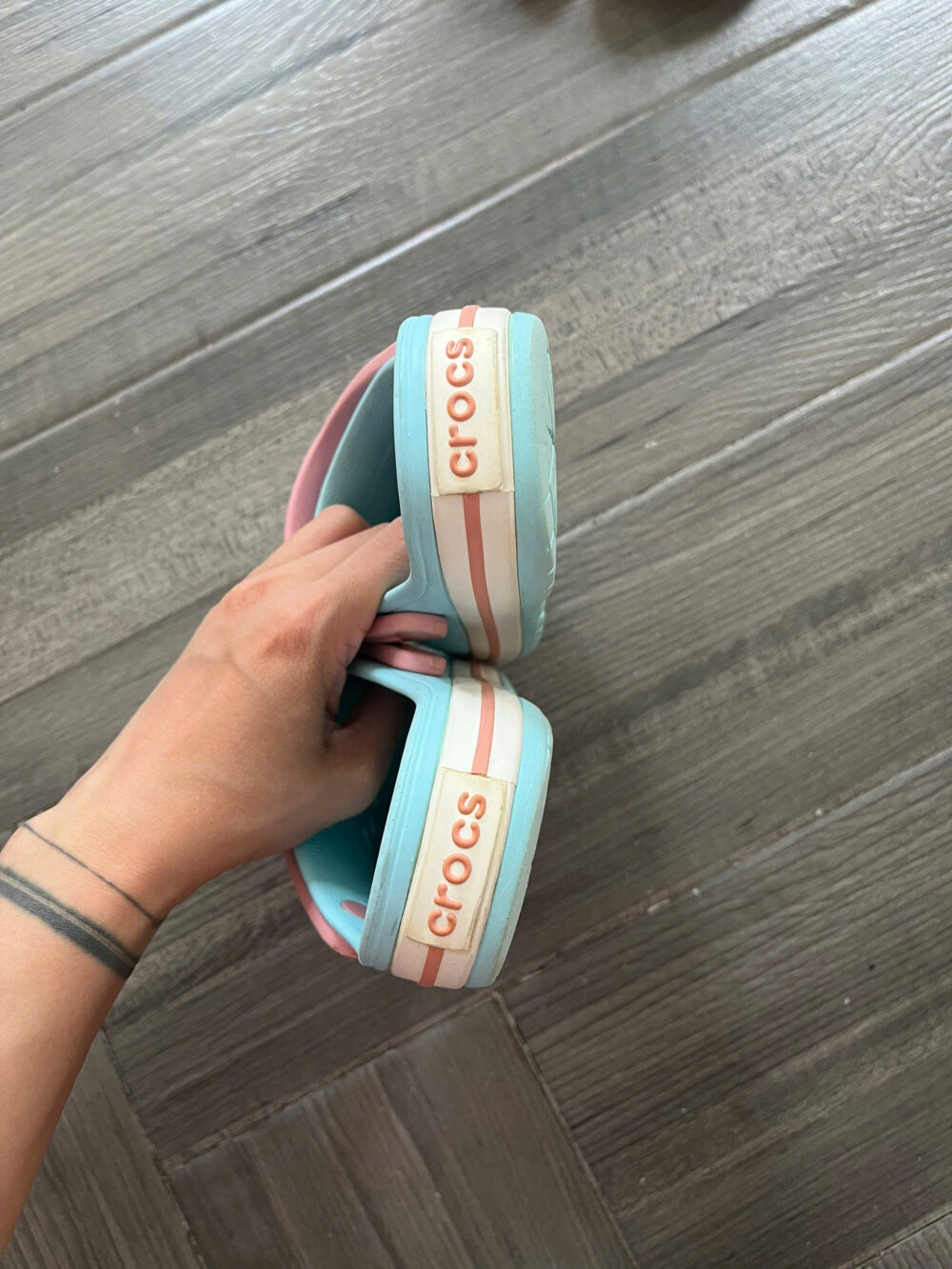 Dép Crocs trẻ em màu xanh J1 (19,2cm-20cm) cho bé 5-7 tuổi - Ảnh 6