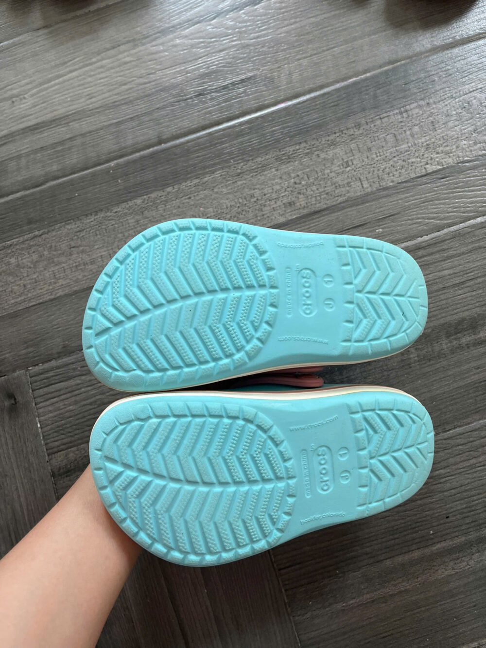 Dép Crocs trẻ em màu xanh J1 (19,2cm-20cm) cho bé 5-7 tuổi - Ảnh 4