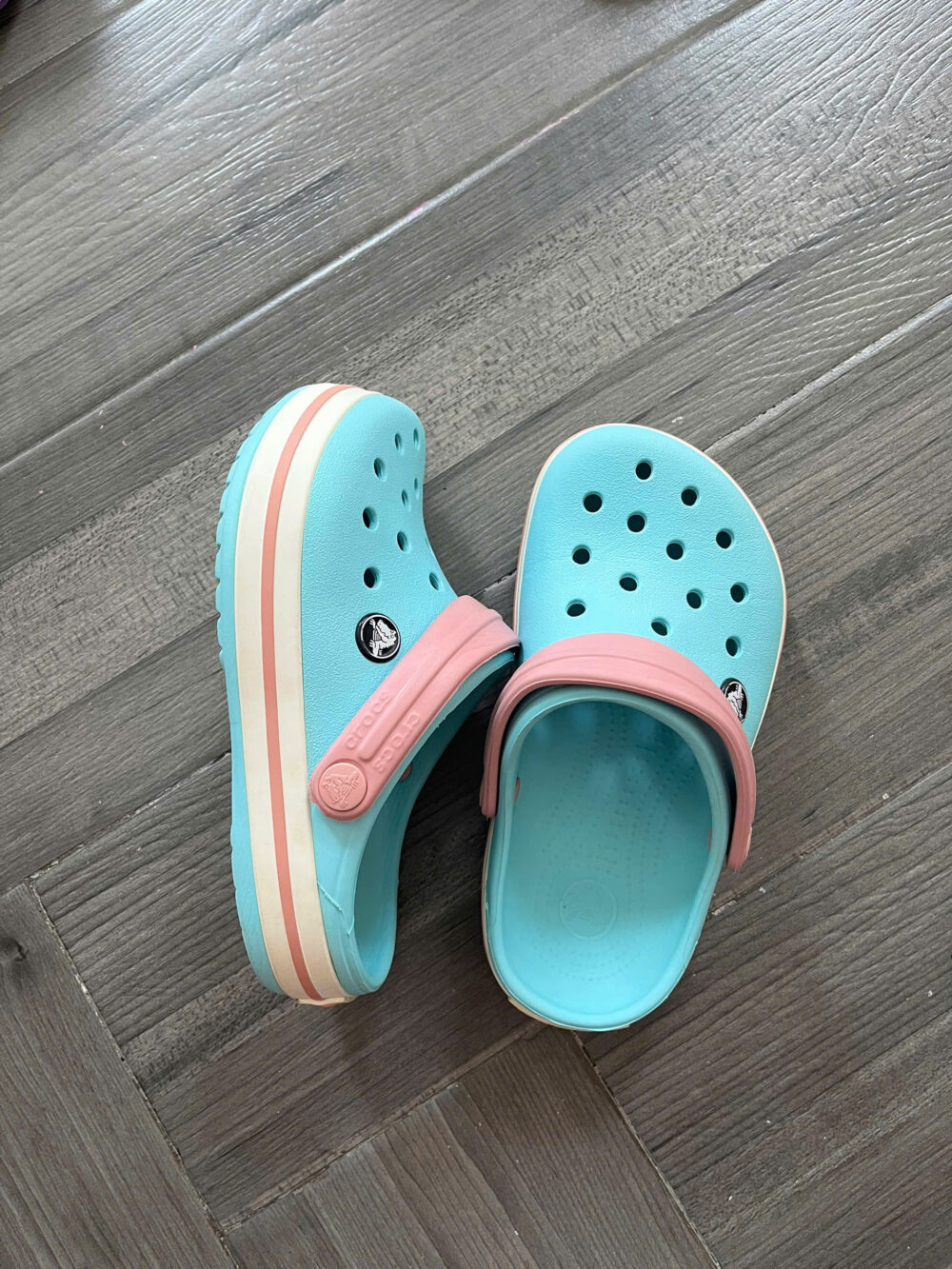 Dép Crocs trẻ em màu xanh J1 (19,2cm-20cm) cho bé 5-7 tuổi - Ảnh 3
