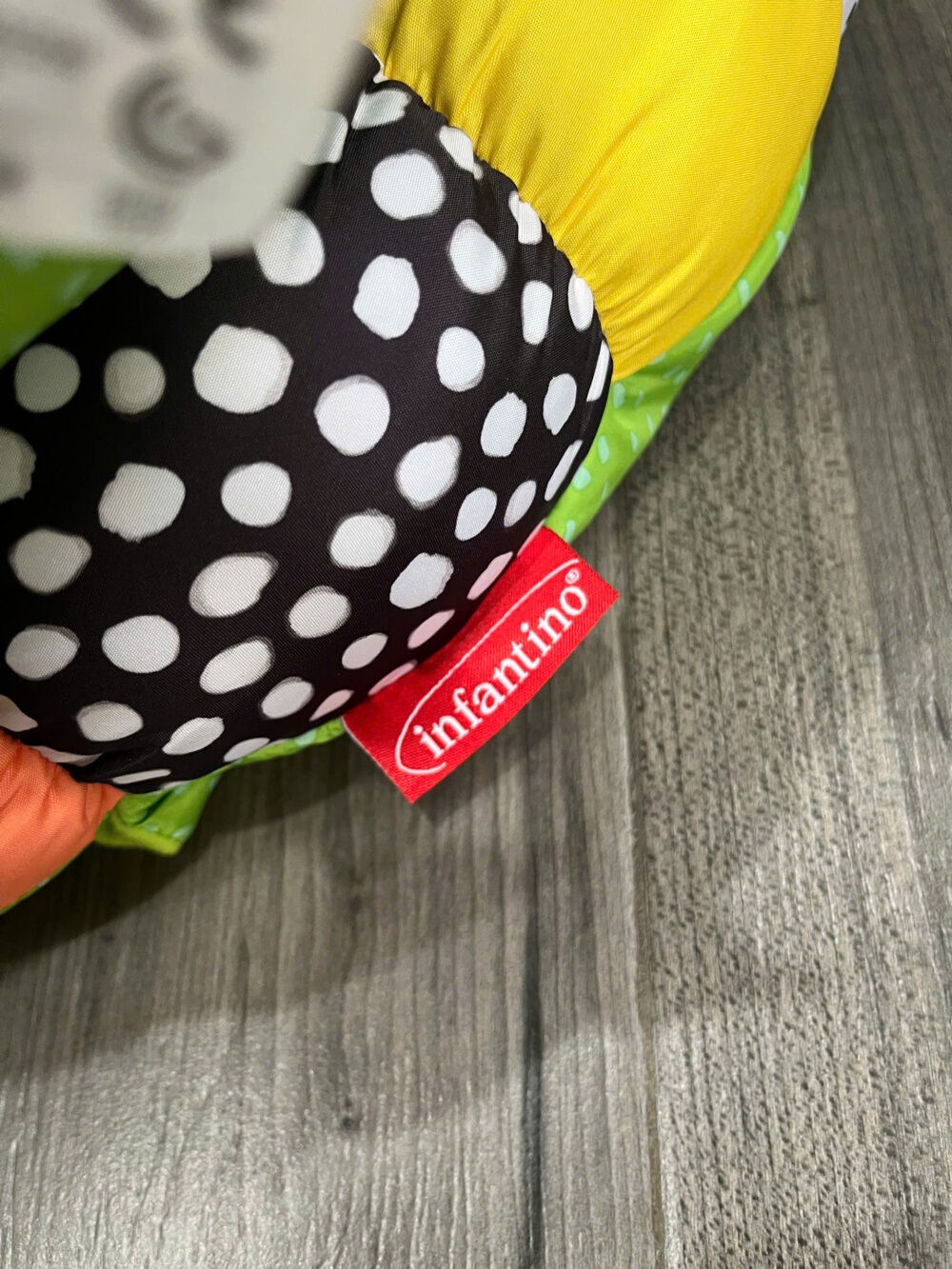 Gối tập lẫy & ngồi hình sâu cho bé Infantino - Image 3