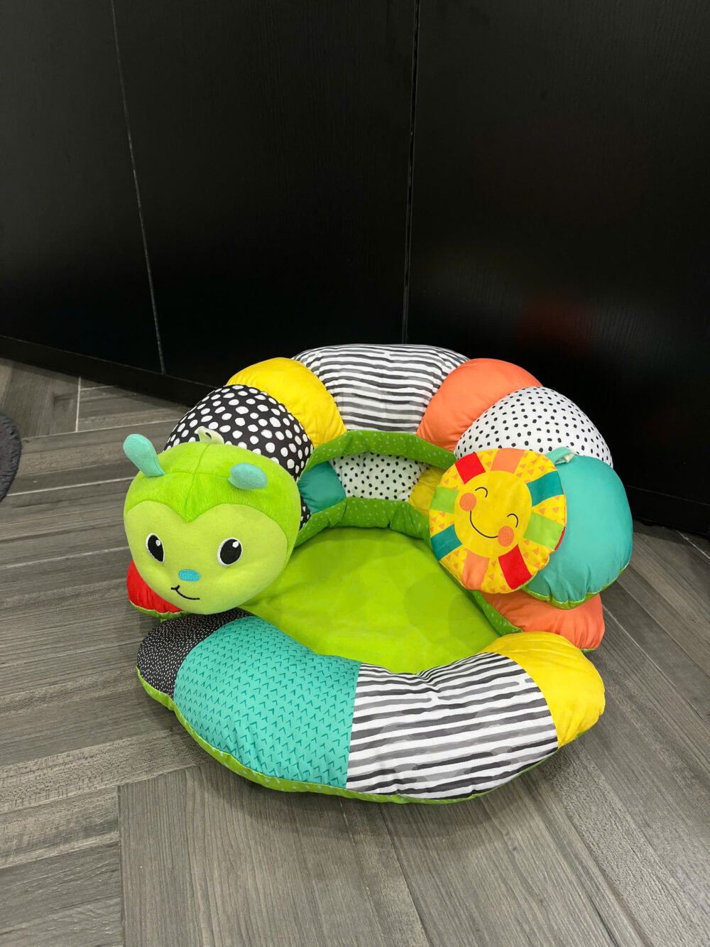Gối tập lẫy & ngồi hình sâu cho bé Infantino - Image 2