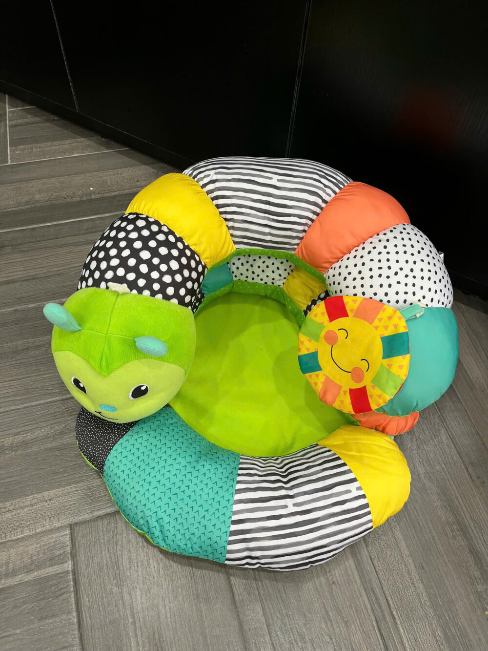 Gối tập lẫy & ngồi hình sâu cho bé Infantino - Image 4