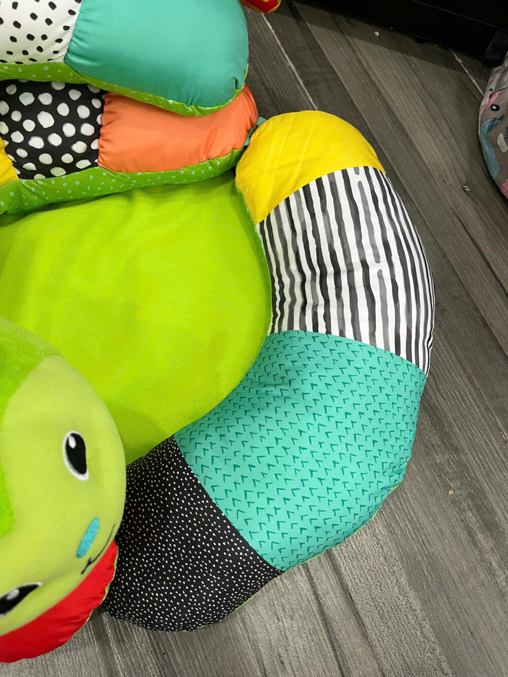 Gối tập lẫy & ngồi hình sâu cho bé Infantino - Image 11