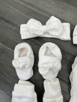 Set 11 món bao tay/ yếm/ bao chân/ nón bé mix lộn xộn 0-1M - Image 2