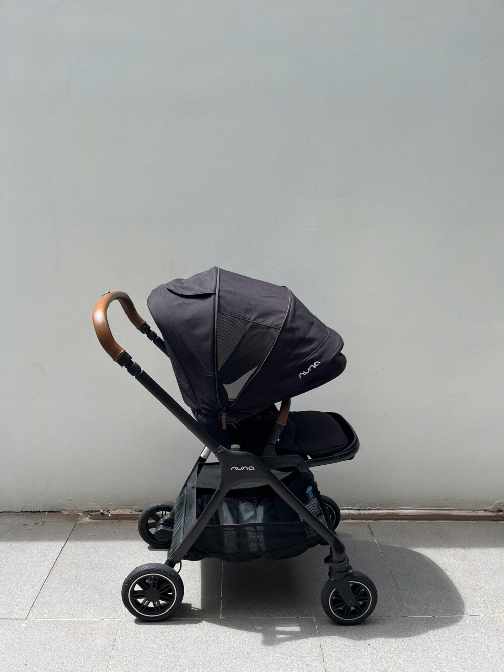 Xe đẩy Nuna triv đen - Ảnh 9