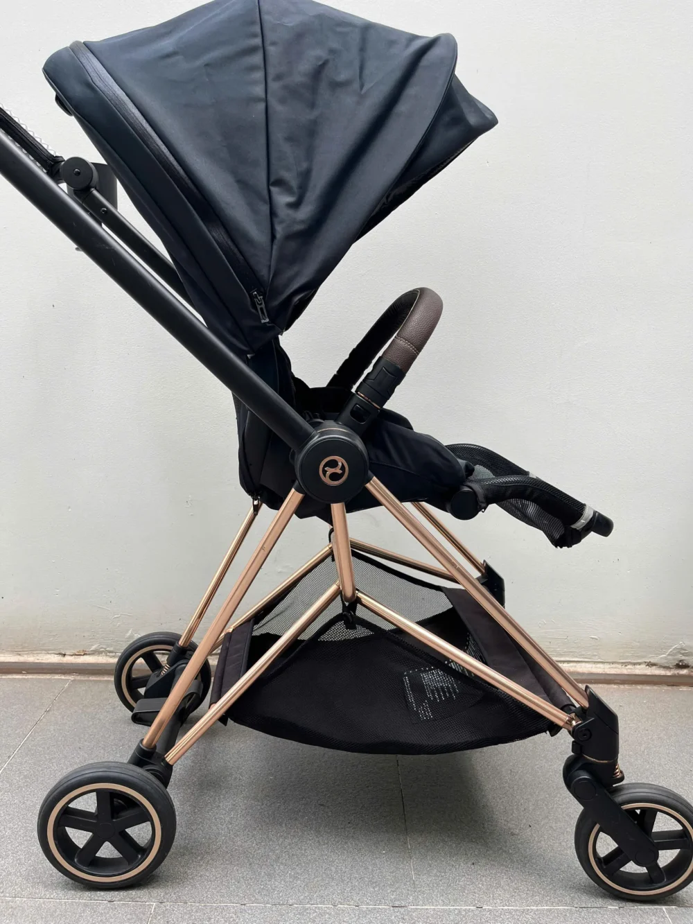 Xe đẩy Cybex mios 2 màu đen khung rose gold kèm cup - Ảnh 3