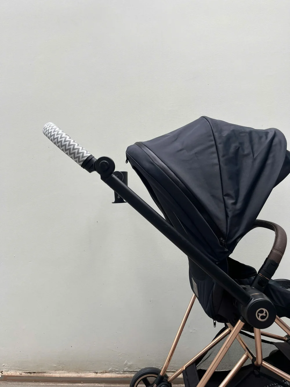Xe đẩy Cybex mios 2 màu đen khung rose gold kèm cup - Ảnh 4