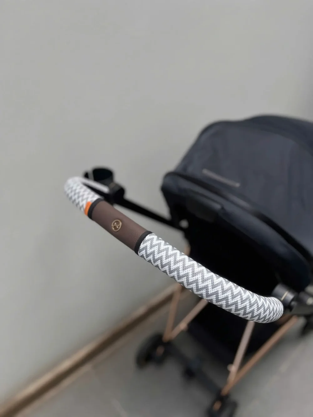 Xe đẩy Cybex mios 2 màu đen khung rose gold kèm cup - Ảnh 5