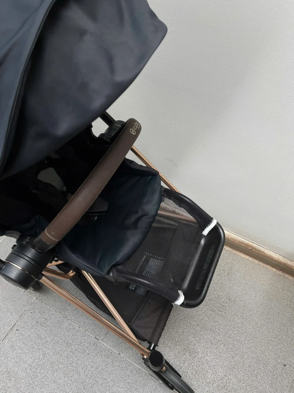 Xe đẩy Cybex mios 2 màu đen khung rose gold kèm cup - Ảnh 6