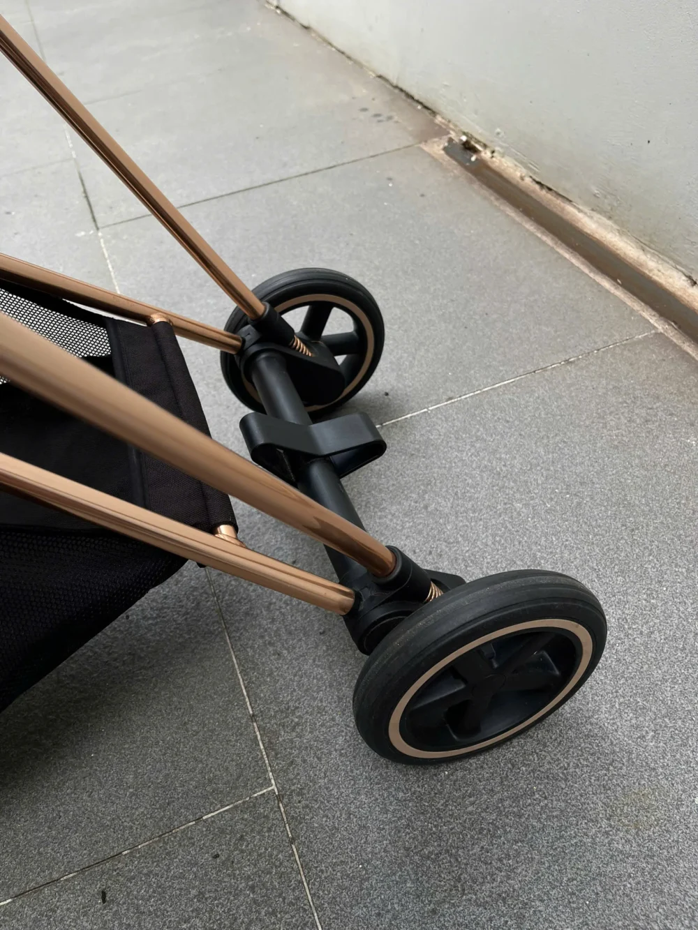 Xe đẩy Cybex mios 2 màu đen khung rose gold kèm cup - Ảnh 10