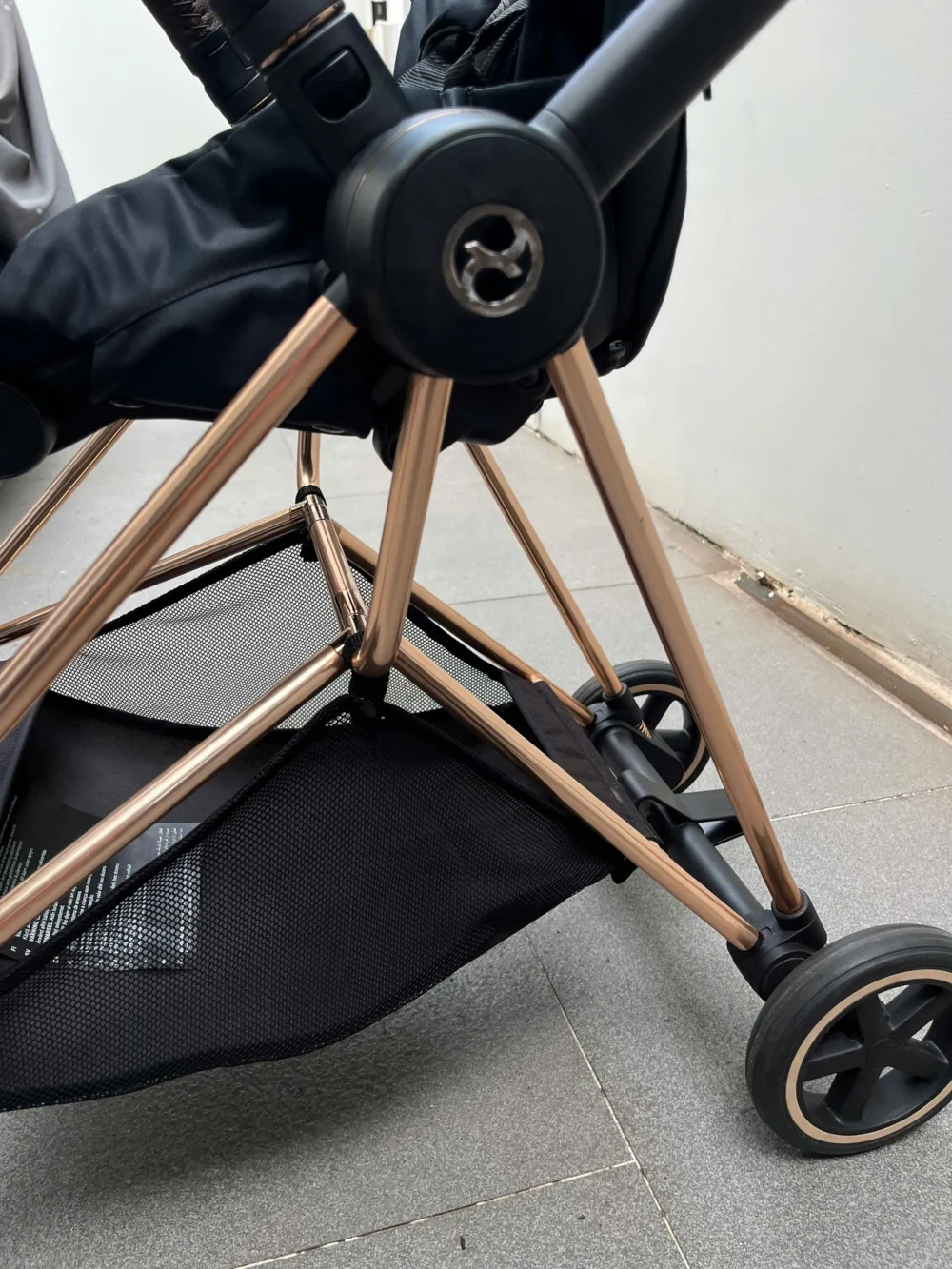 Xe đẩy Cybex mios 2 màu đen khung rose gold kèm cup - Ảnh 11