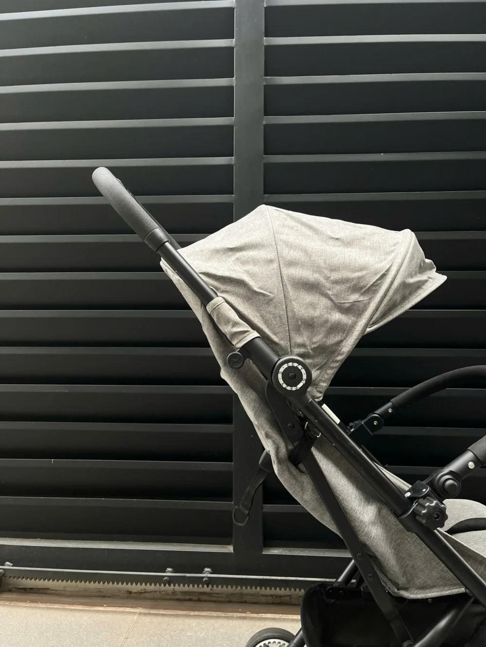 Xe đẩy Cybex Eezy S màu xám tích hợp bumper 4M+ đến 3 Tuổi - Ảnh 3