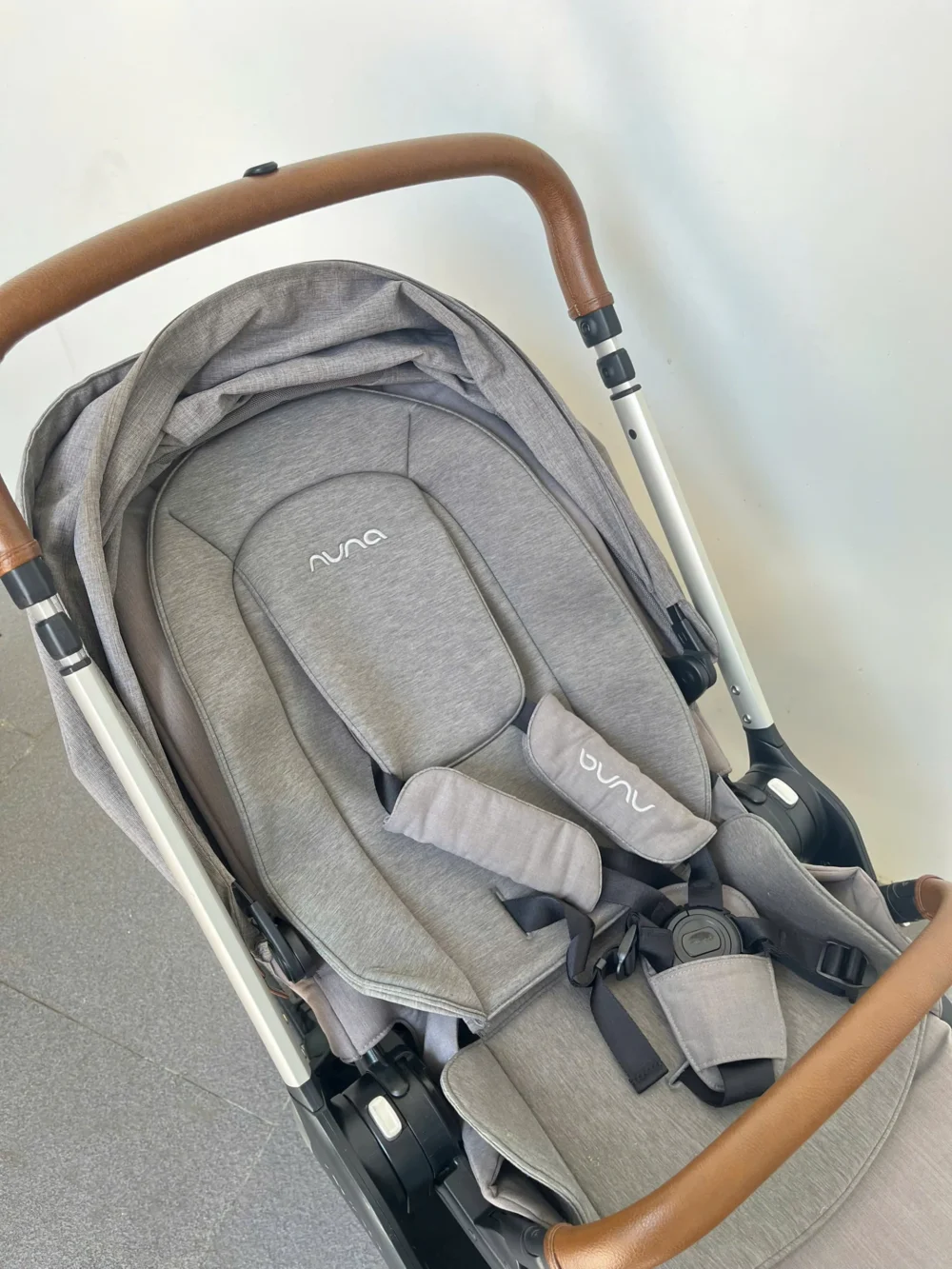 Xe đẩy Nuna triv màu xám khung bạc 0-4 tuổi - Ảnh 12