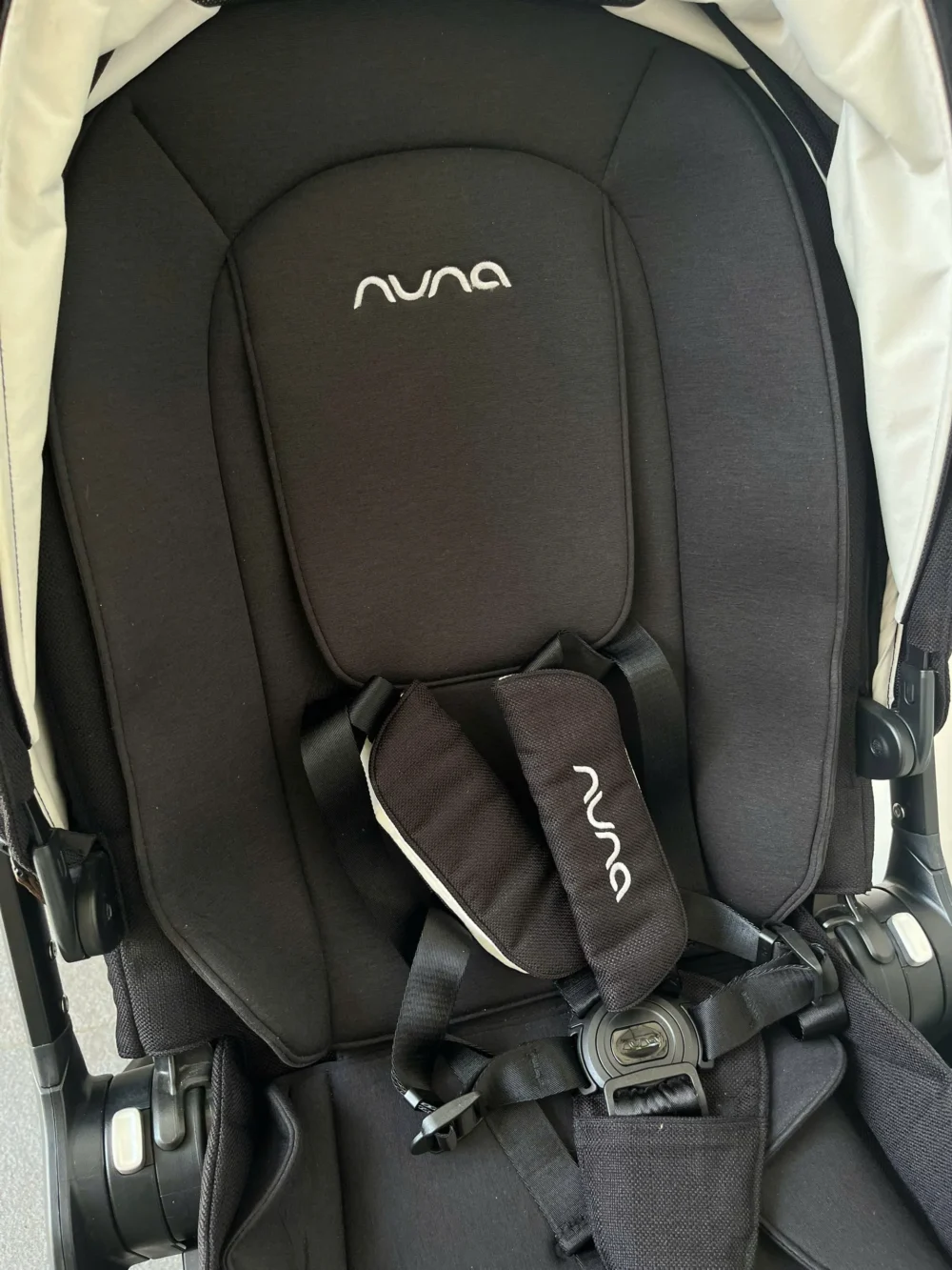 Xe đẩy Nuna triv màu đen khung đen 0-4 tuổi - Ảnh 8