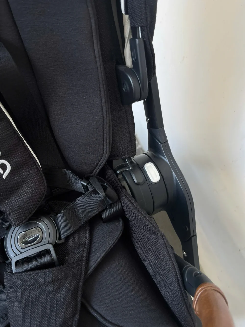 Xe đẩy Nuna triv màu đen khung đen 0-4 tuổi - Ảnh 10