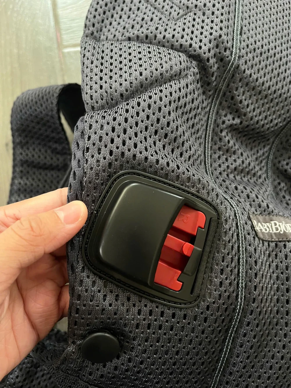 Địu Baby Bjorn One Air 3D mesh màu đen - Ảnh 5