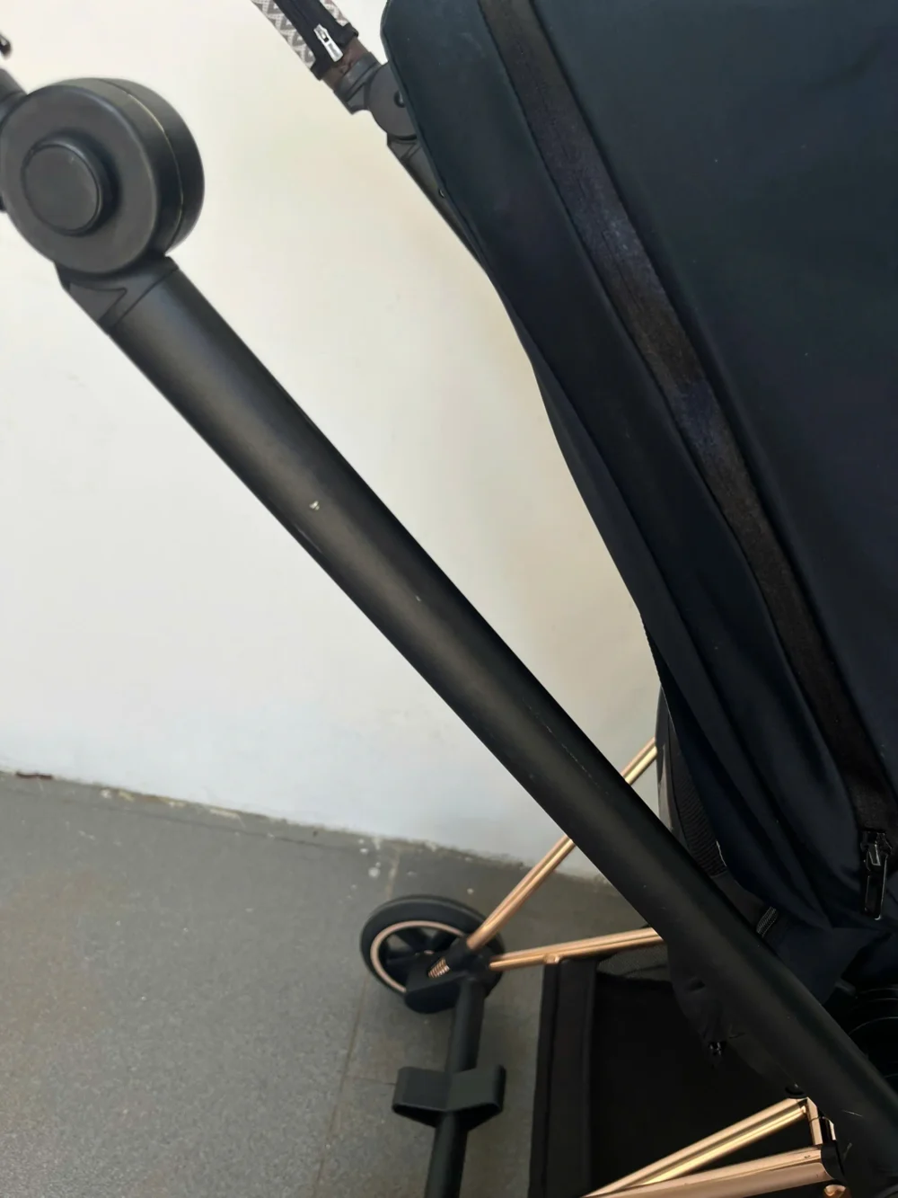 Xe đẩy Cybex mios 2 màu đen khung rose gold (kèm sẵn bọc tay cầm xe đẩy) / 2 - Ảnh 8