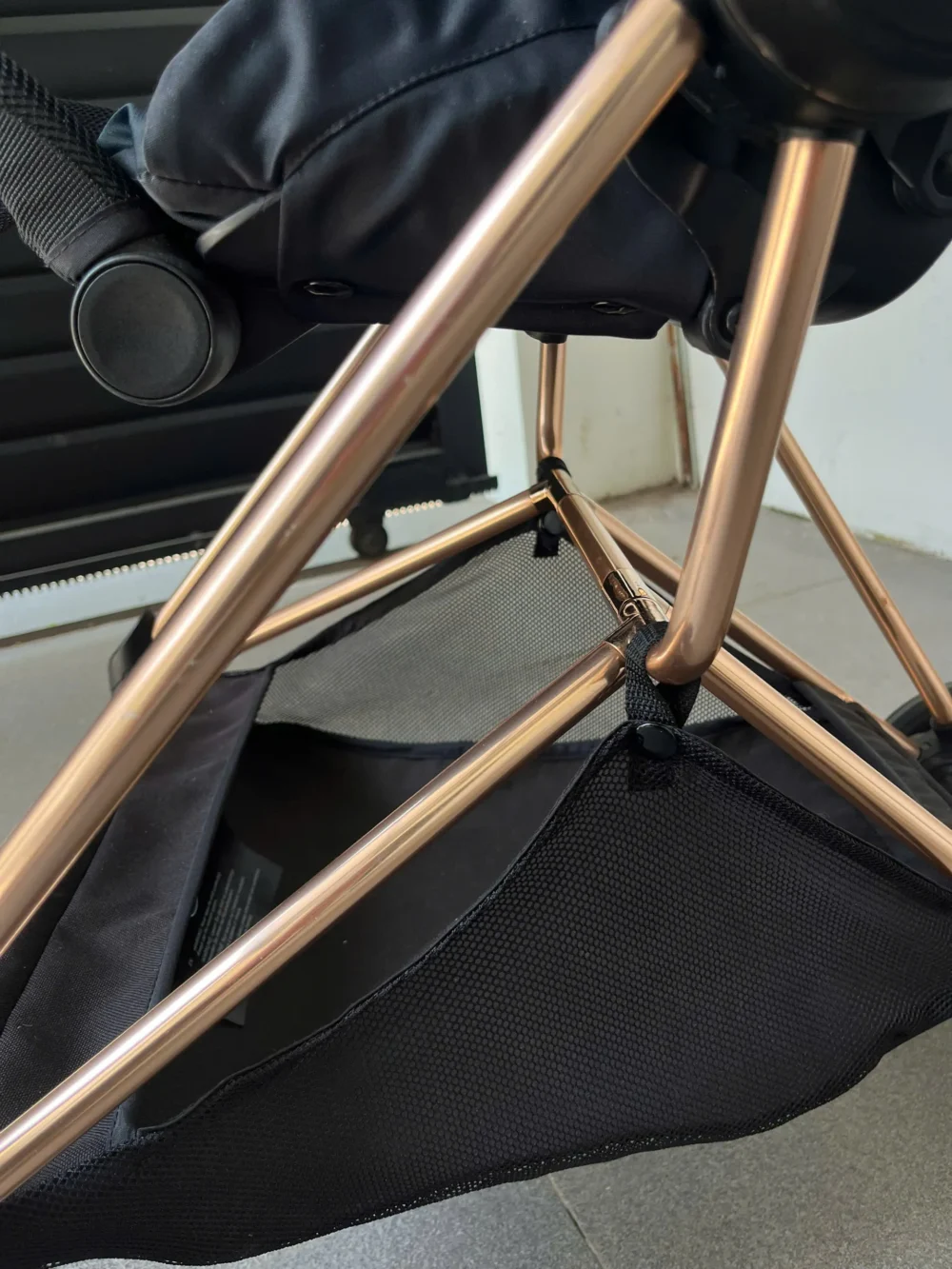 Xe đẩy Cybex mios 2 màu đen khung rose gold (kèm sẵn bọc tay cầm xe đẩy) / 2 - Ảnh 16