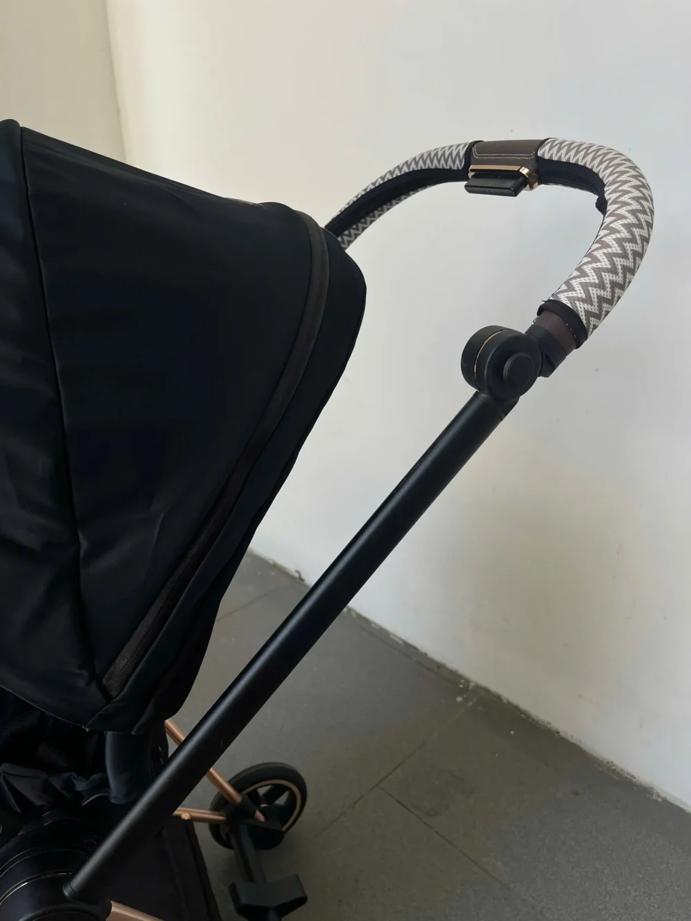 Xe đẩy Cybex mios 2 màu đen khung rose gold (kèm sẵn bọc tay cầm xe đẩy) / 2 - Ảnh 19