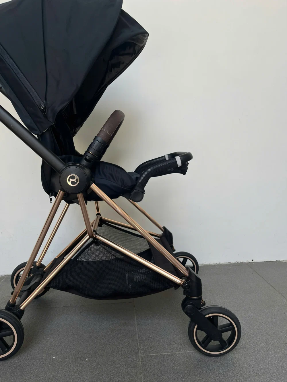 Xe đẩy Cybex mios 2 màu đen khung rose gold (kèm sẵn bọc tay cầm xe đẩy) 0-4 tuổi - Ảnh 12