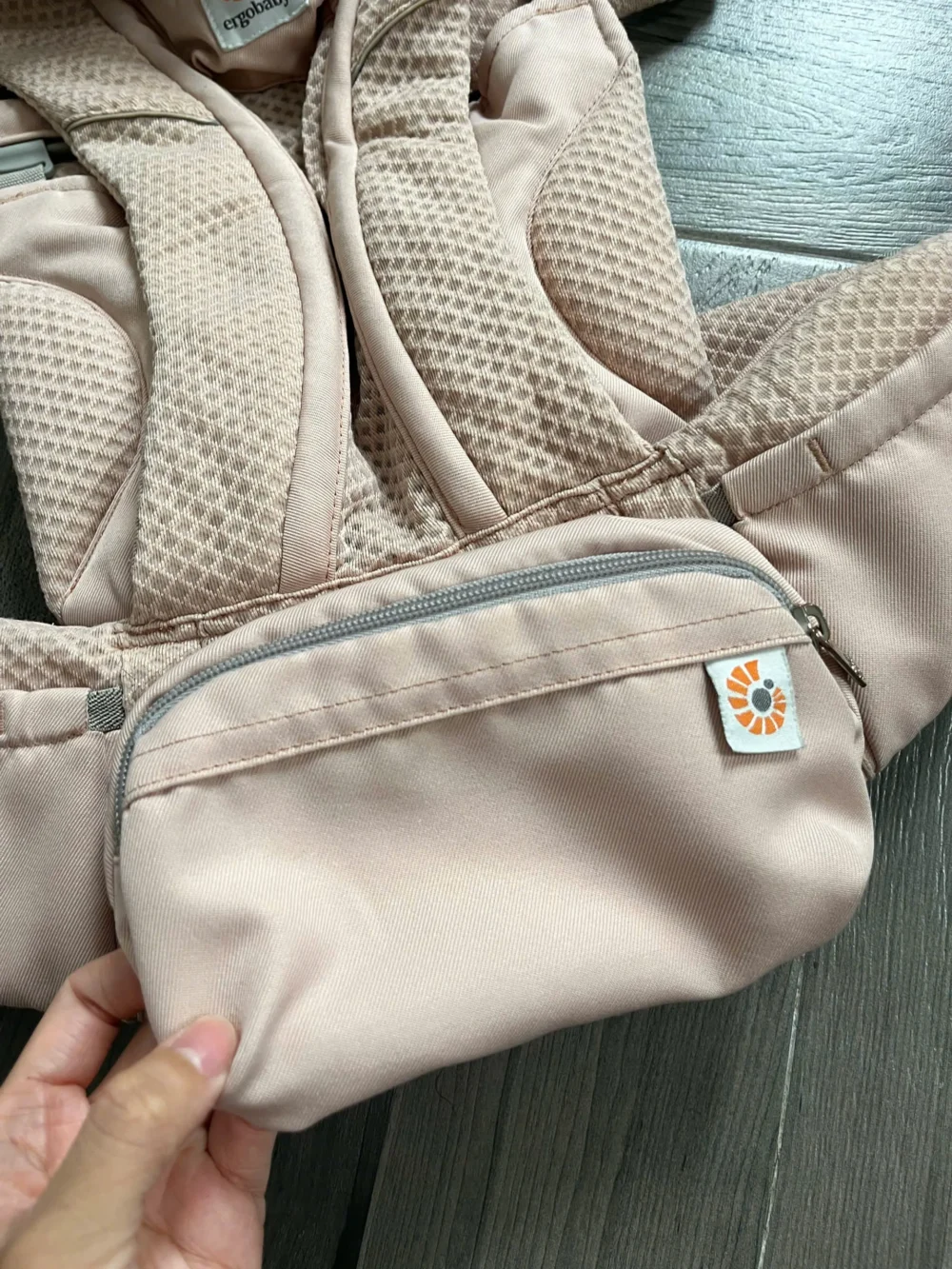 Địu Ergo baby Omni Breeze tặng kèm yếm địu (màu baby pink) 0-4 tuổi - Ảnh 20