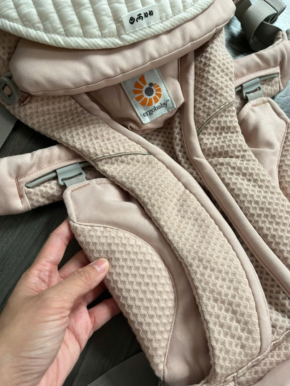 Địu Ergo baby Omni Breeze tặng kèm yếm địu (màu baby pink) 0-4 tuổi - Ảnh 22