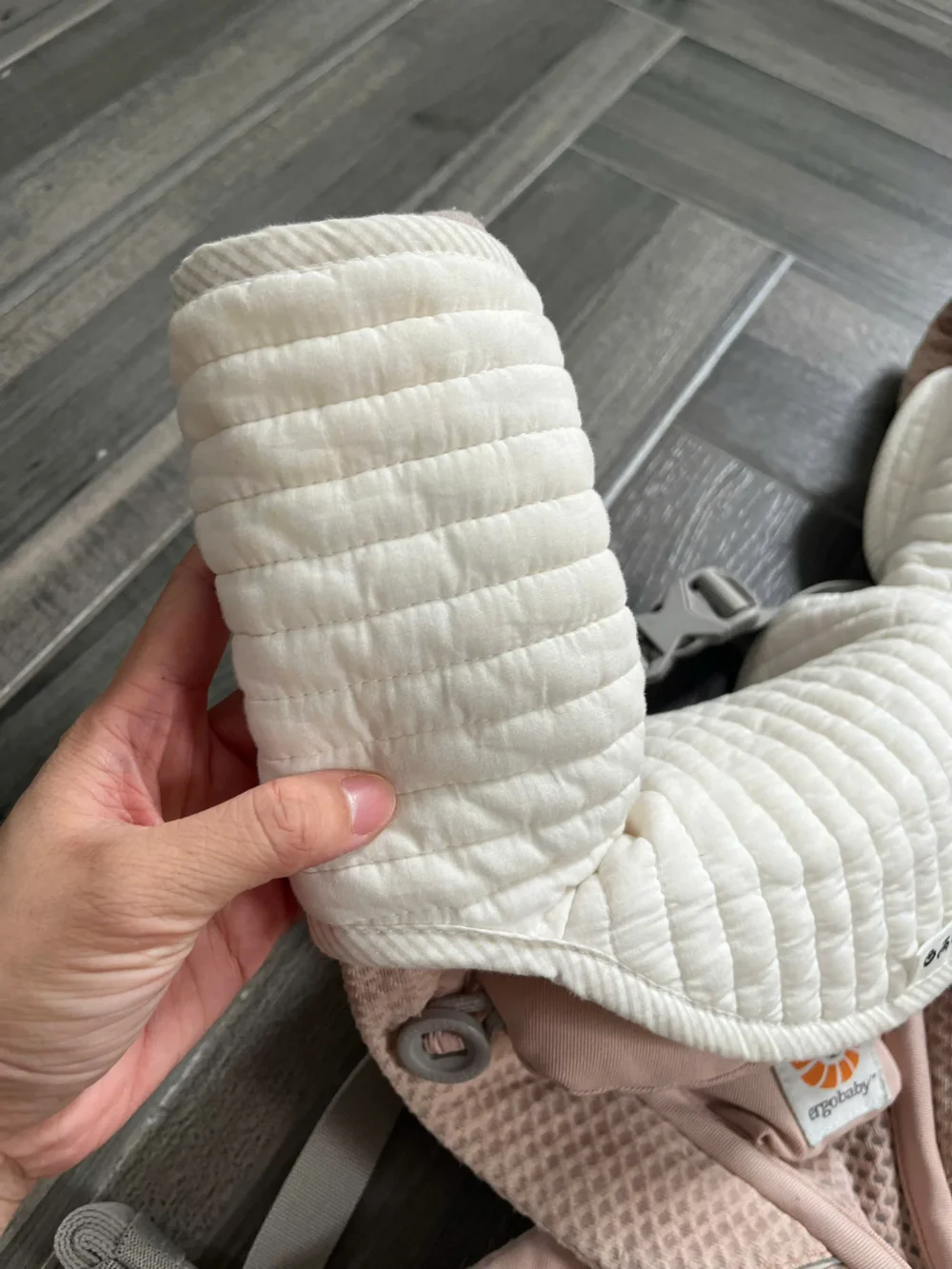 Địu Ergo baby Omni Breeze tặng kèm yếm địu (màu baby pink) 0-4 tuổi - Ảnh 25