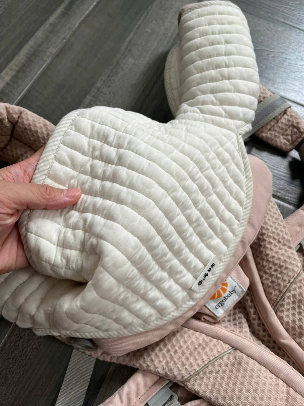 Địu Ergo baby Omni Breeze tặng kèm yếm địu (màu baby pink) 0-4 tuổi - Ảnh 26