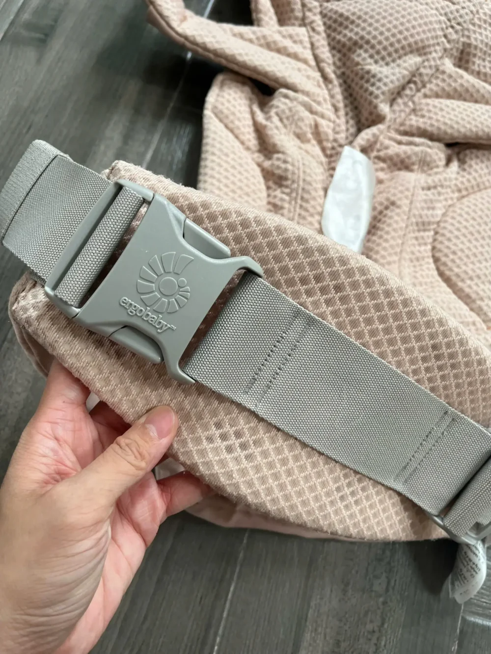 Địu Ergo baby Omni Breeze tặng kèm yếm địu (màu baby pink) 0-4 tuổi - Ảnh 4