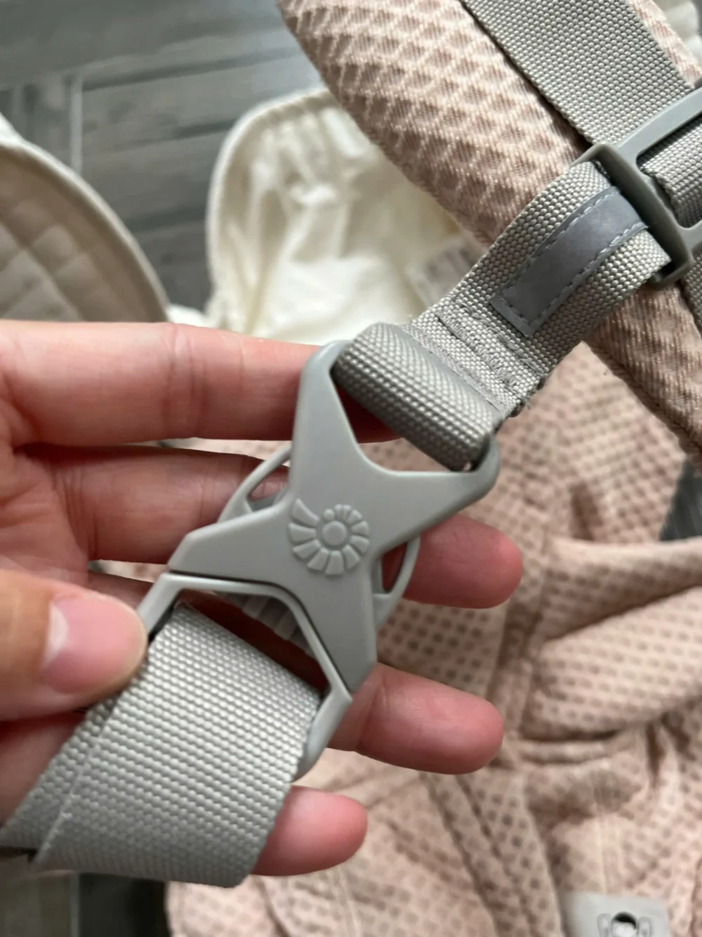 Địu Ergo baby Omni Breeze tặng kèm yếm địu (màu baby pink) 0-4 tuổi - Ảnh 10