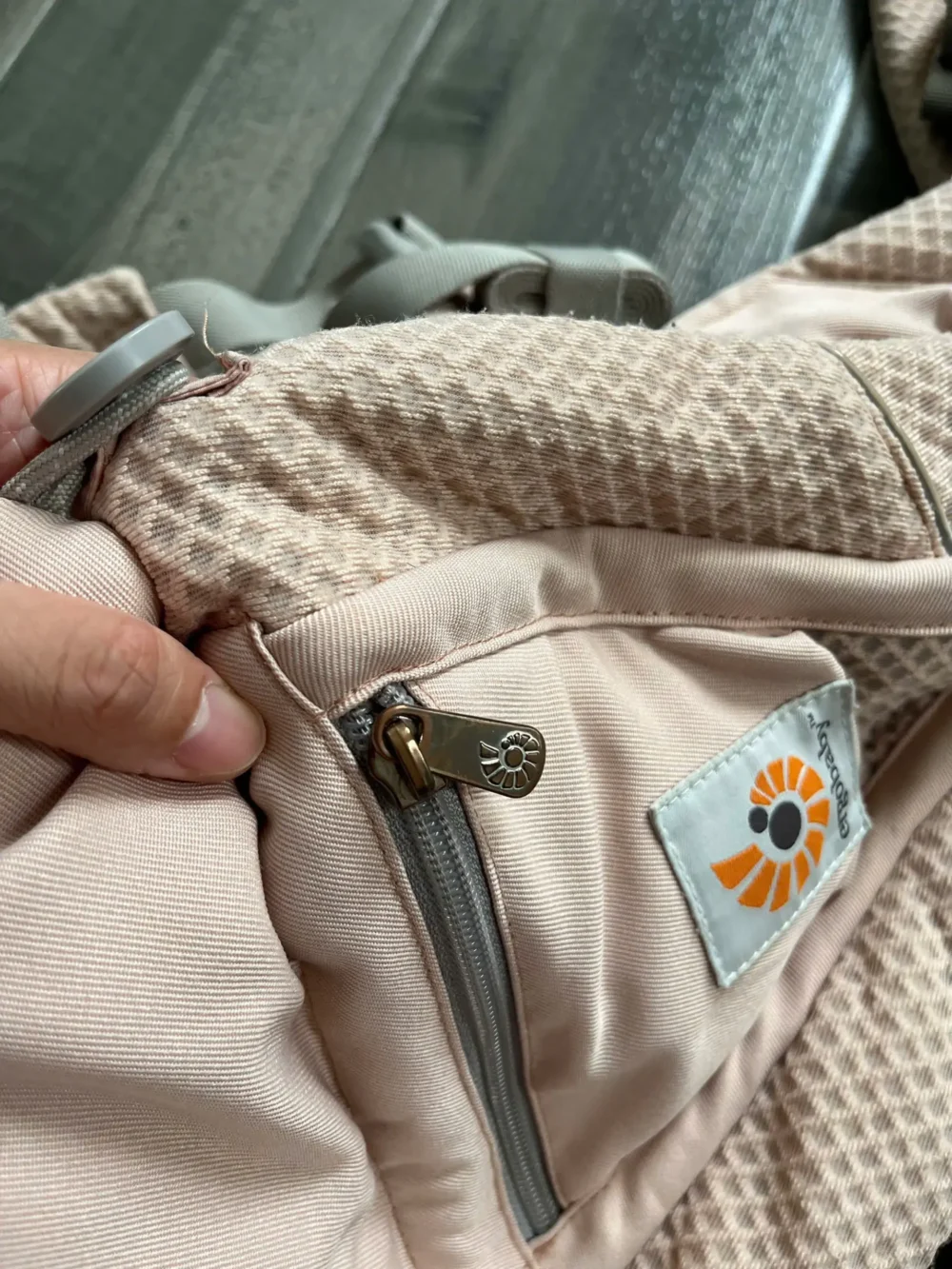 Địu Ergo baby Omni Breeze tặng kèm yếm địu (màu baby pink) 0-4 tuổi - Ảnh 15