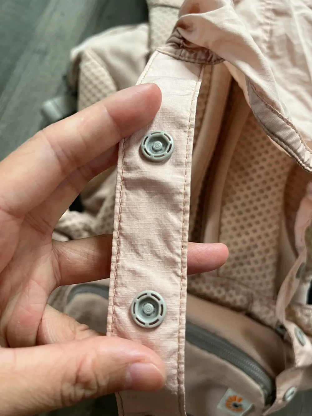 Địu Ergo baby Omni Breeze tặng kèm yếm địu (màu baby pink) 0-4 tuổi - Ảnh 17