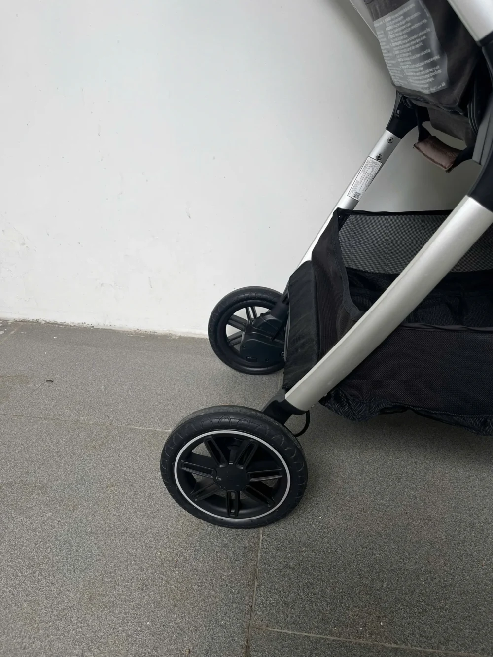 Xe đẩy Nuna triv màu xám đậm khung bạc 0-4 tuổi - Ảnh 20