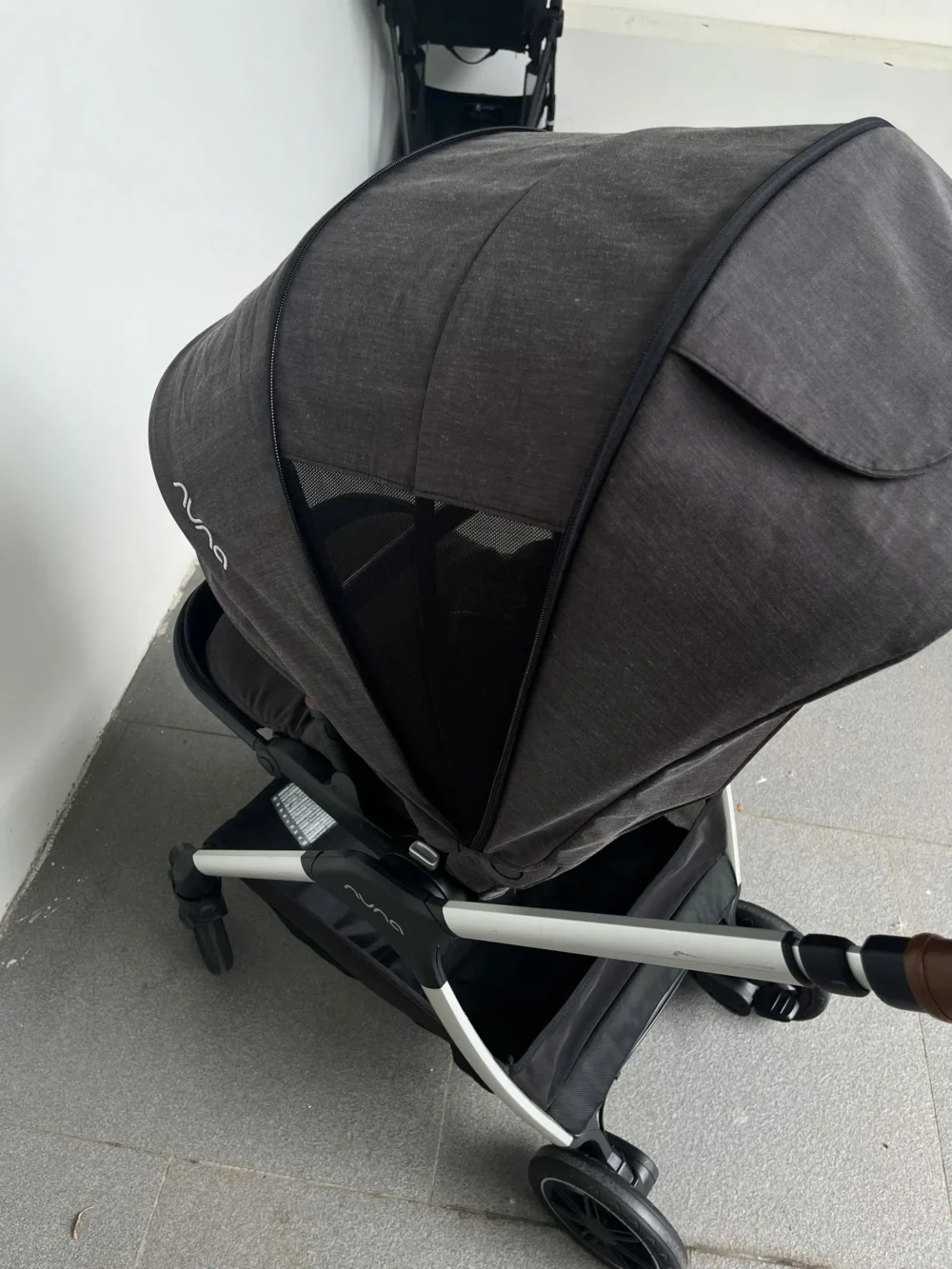 Xe đẩy Nuna triv màu xám đậm khung bạc 0-4 tuổi - Ảnh 7