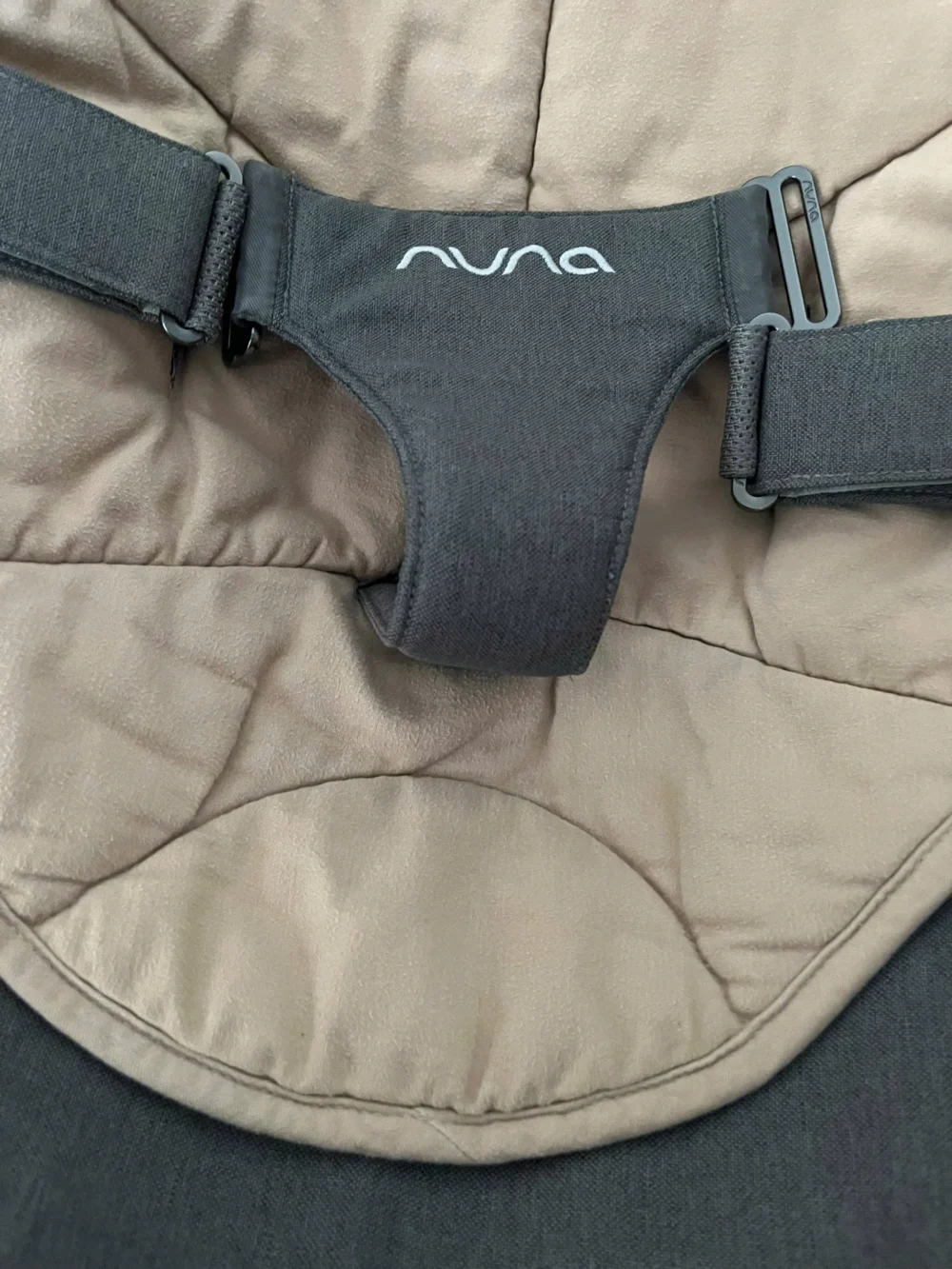 Nôi nuna leaf curv màu xám lót be kèm thanh đồ chơi 0-60kg - Ảnh 13
