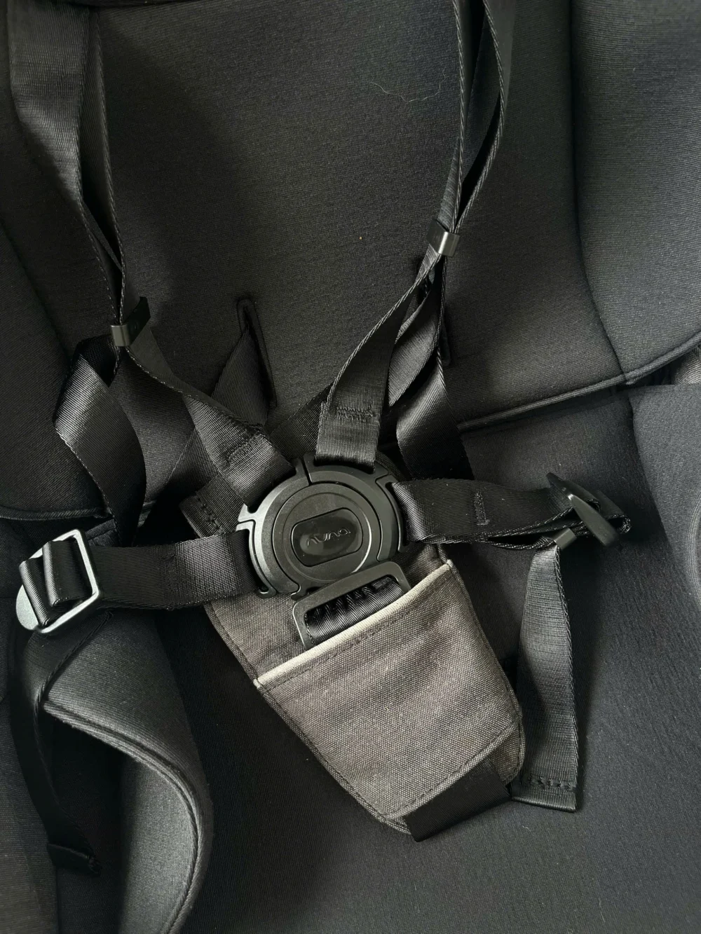 Xe đẩy Nuna triv màu xám đậm khung bạc (2) - Ảnh 3