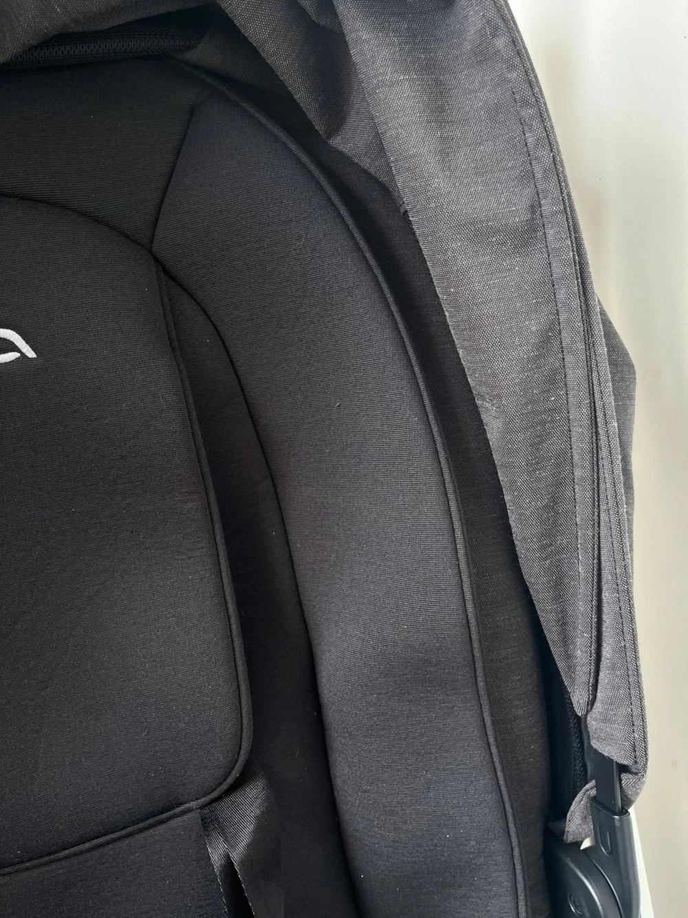 Xe đẩy Nuna triv màu xám đậm khung bạc (2) - Ảnh 4