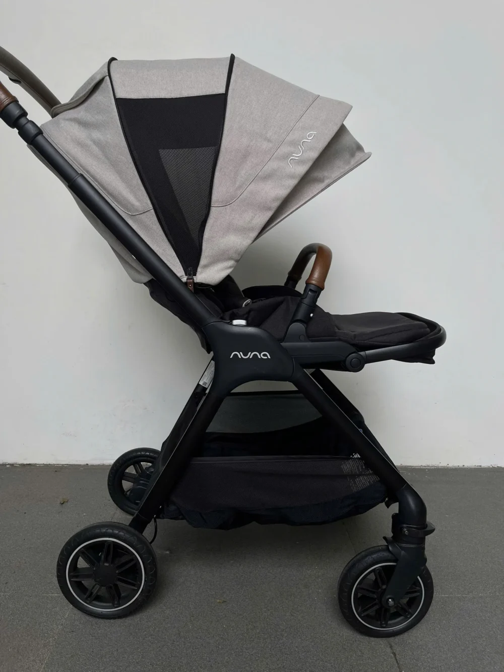 Xe đẩy Nuna triv màu xám nhạt khung đen 0-4 tuổi - Ảnh 12