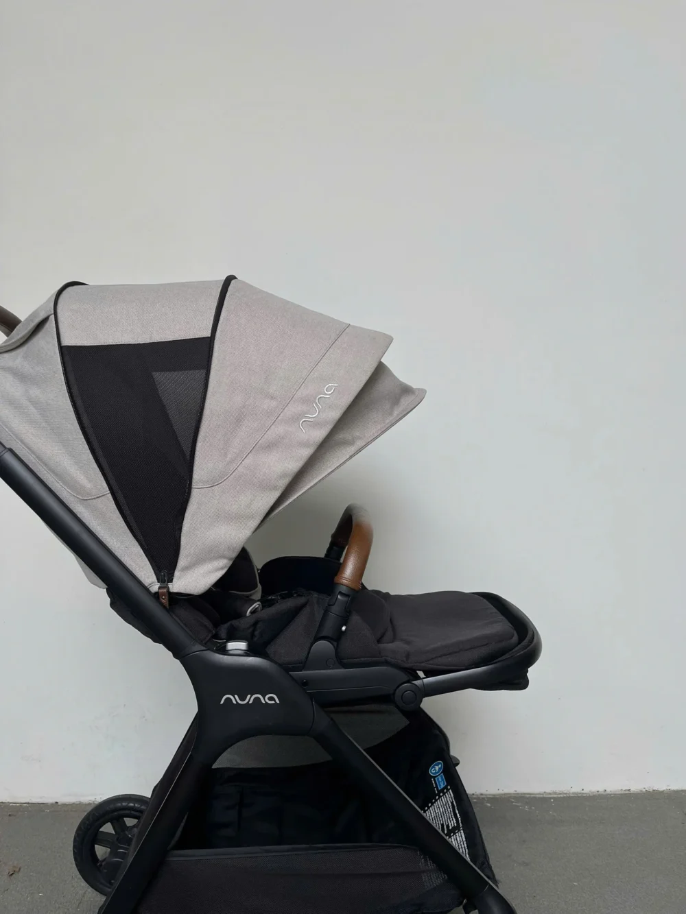 Xe đẩy Nuna triv màu xám nhạt khung đen 0-4 tuổi - Ảnh 13