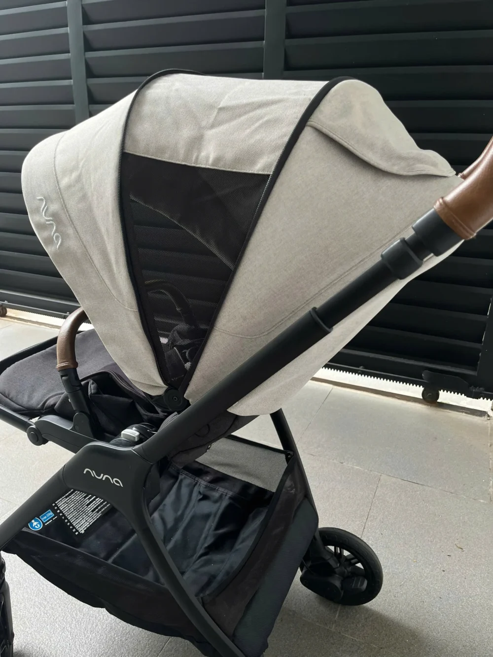 Xe đẩy Nuna triv màu xám nhạt khung đen 0-4 tuổi - Ảnh 5