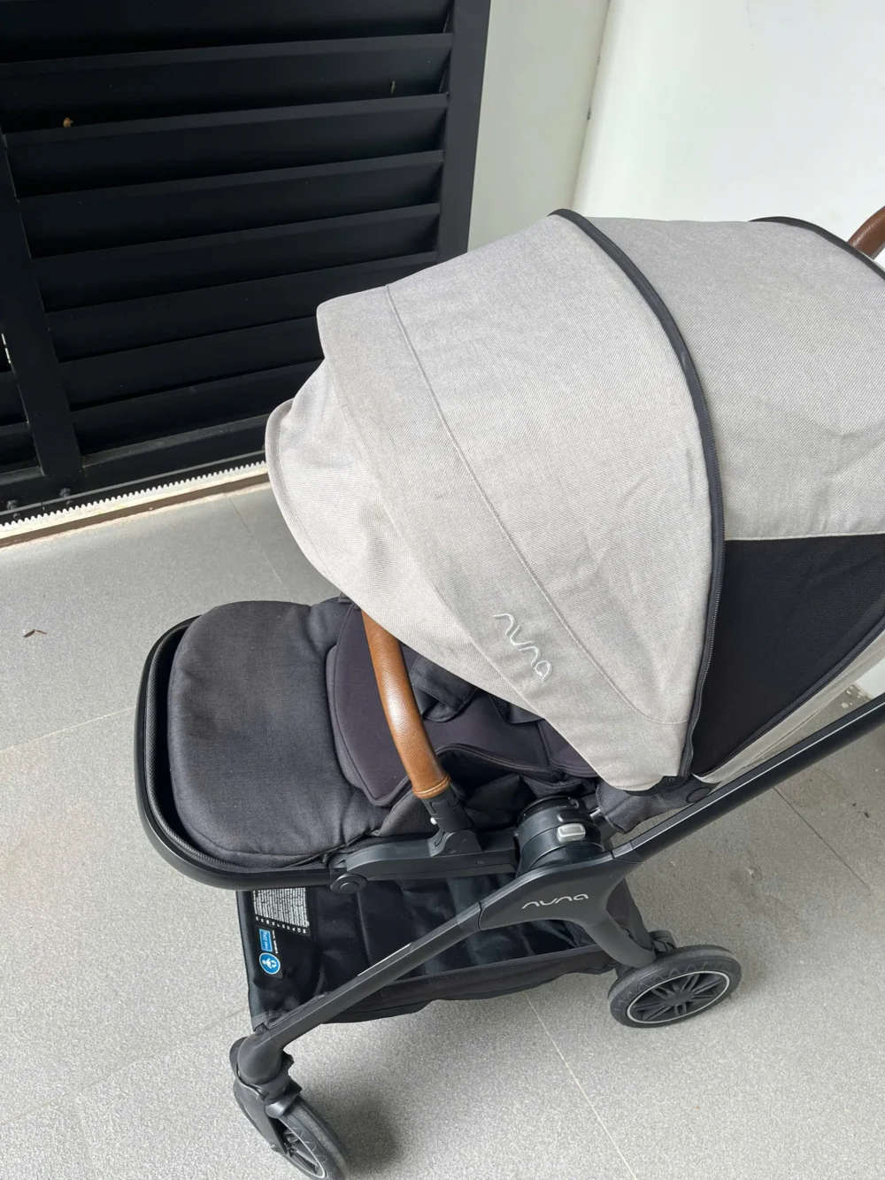 Xe đẩy Nuna triv màu xám nhạt khung đen 0-4 tuổi - Ảnh 7