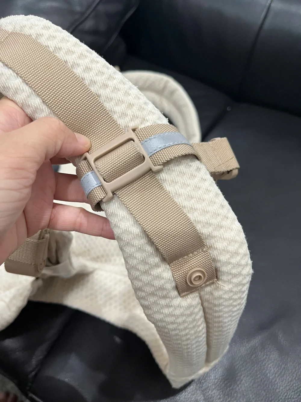 Địu Ergo baby Omni Breeze màu be còn box - Ảnh 4