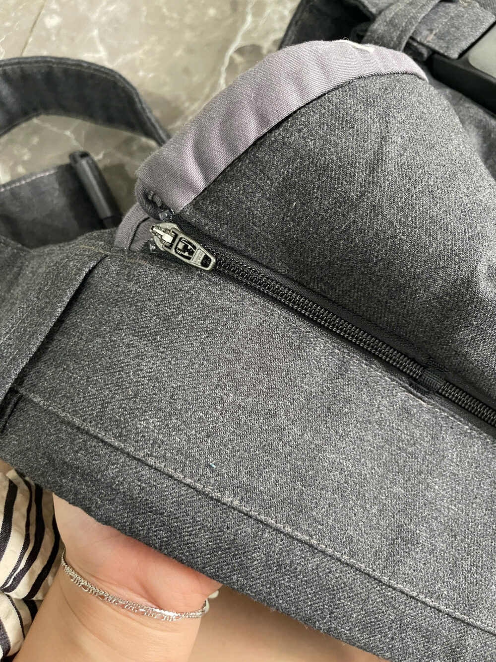 Địu Baby bjorn one cotton mix màu denim grey x cotton grey (còn box) 0-4 tuổi - Ảnh 17