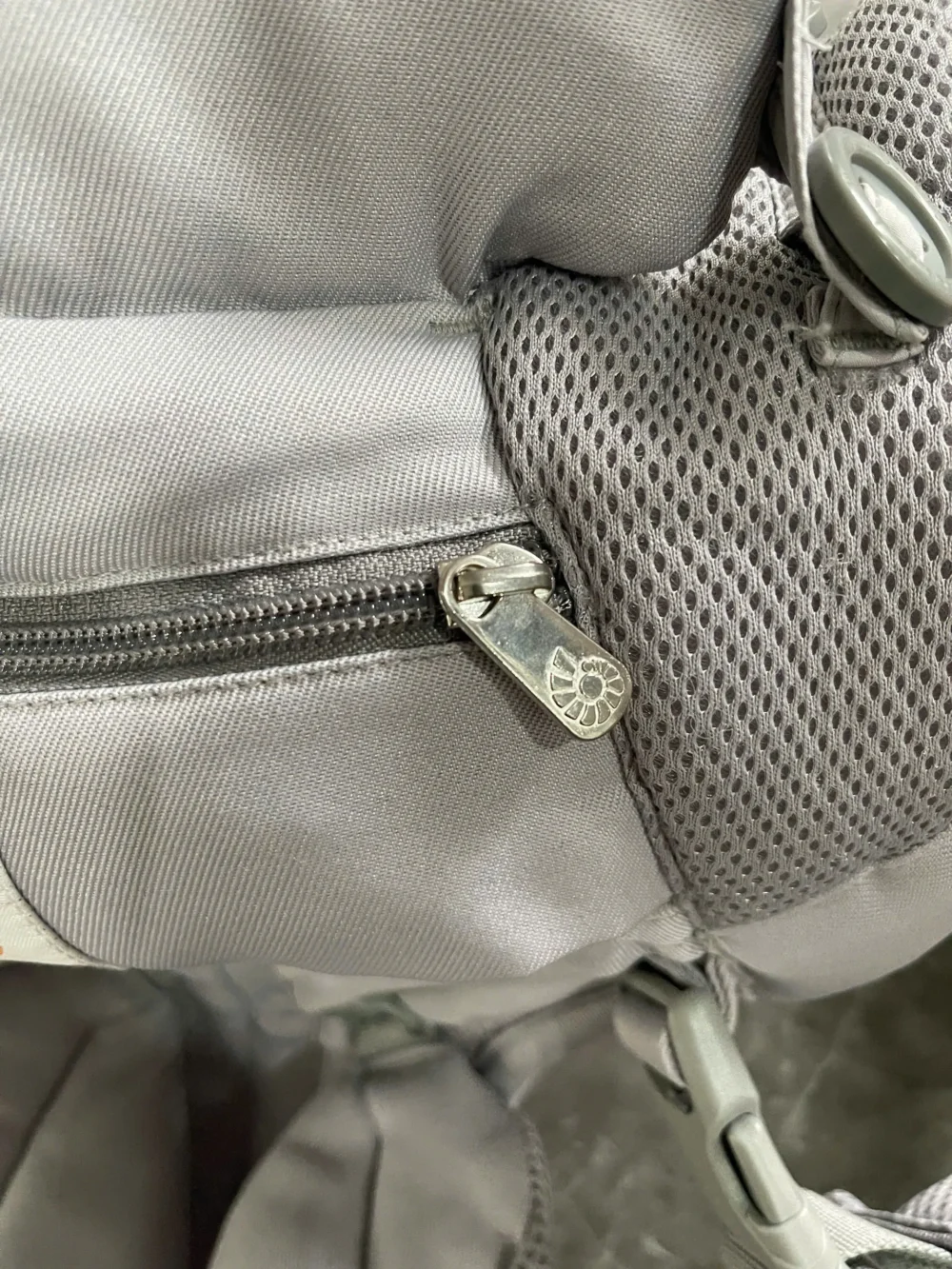 Địu Ergo baby Omni 360 cool air mesh màu xám nhạt - Ảnh 9