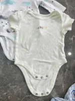Set 4 bộ bodysuit bé & quần dài bịt chân sơ sinh mix brand (3 đến 6 tháng) - Ảnh 3