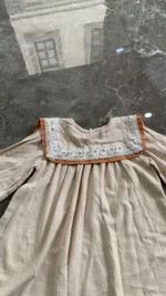 Váy đầm bé gái vải đũi Sora bebe màu be Sora bebe - Ảnh 2